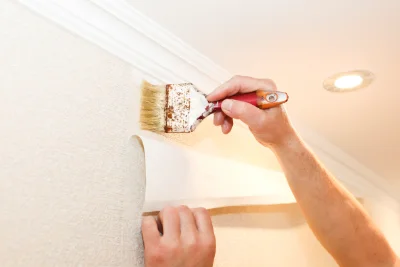 Pose de papier peint à Saint-Thomé — revêtements muraux et toiles de verre